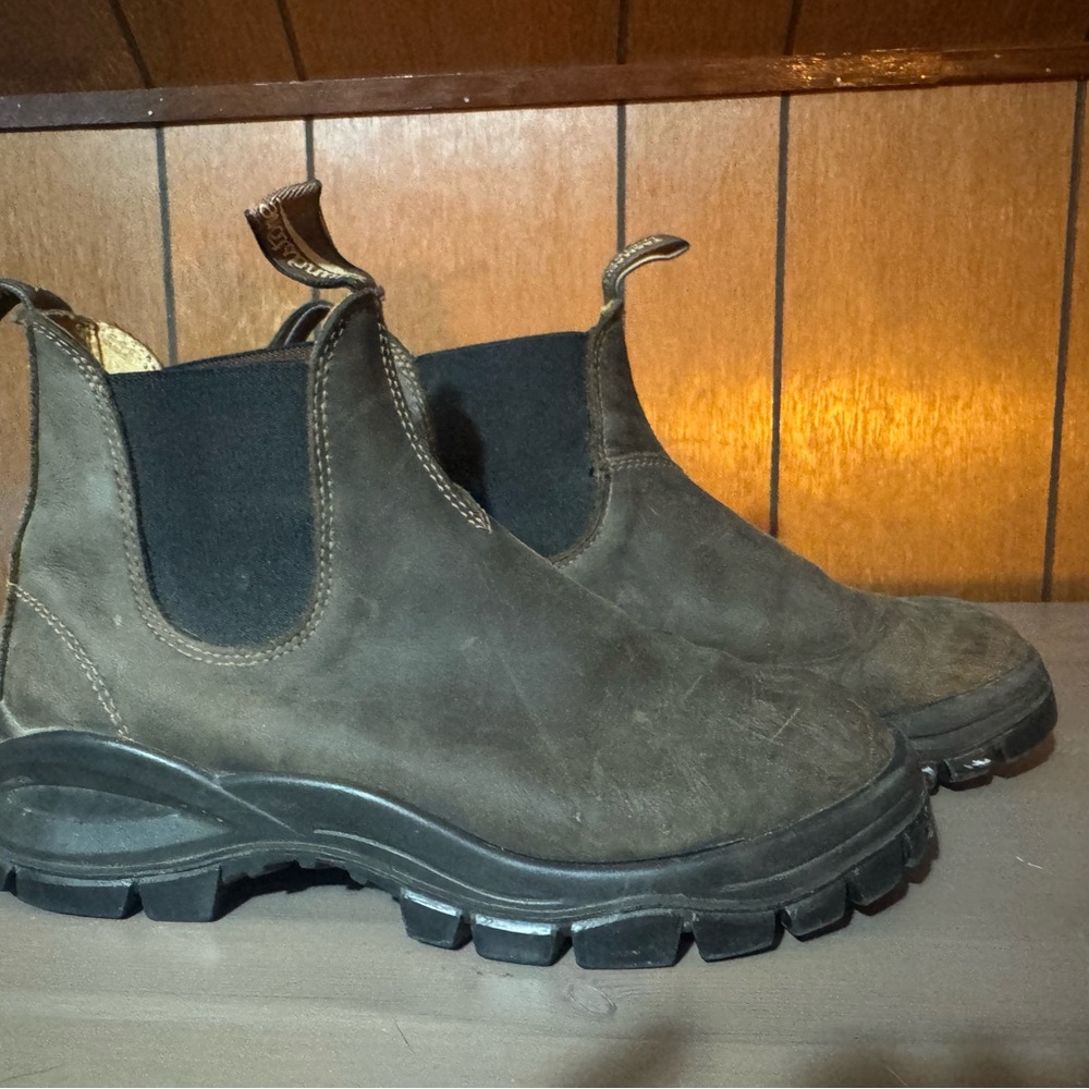 Blundstone Women’s Lug Brown Leather Boots